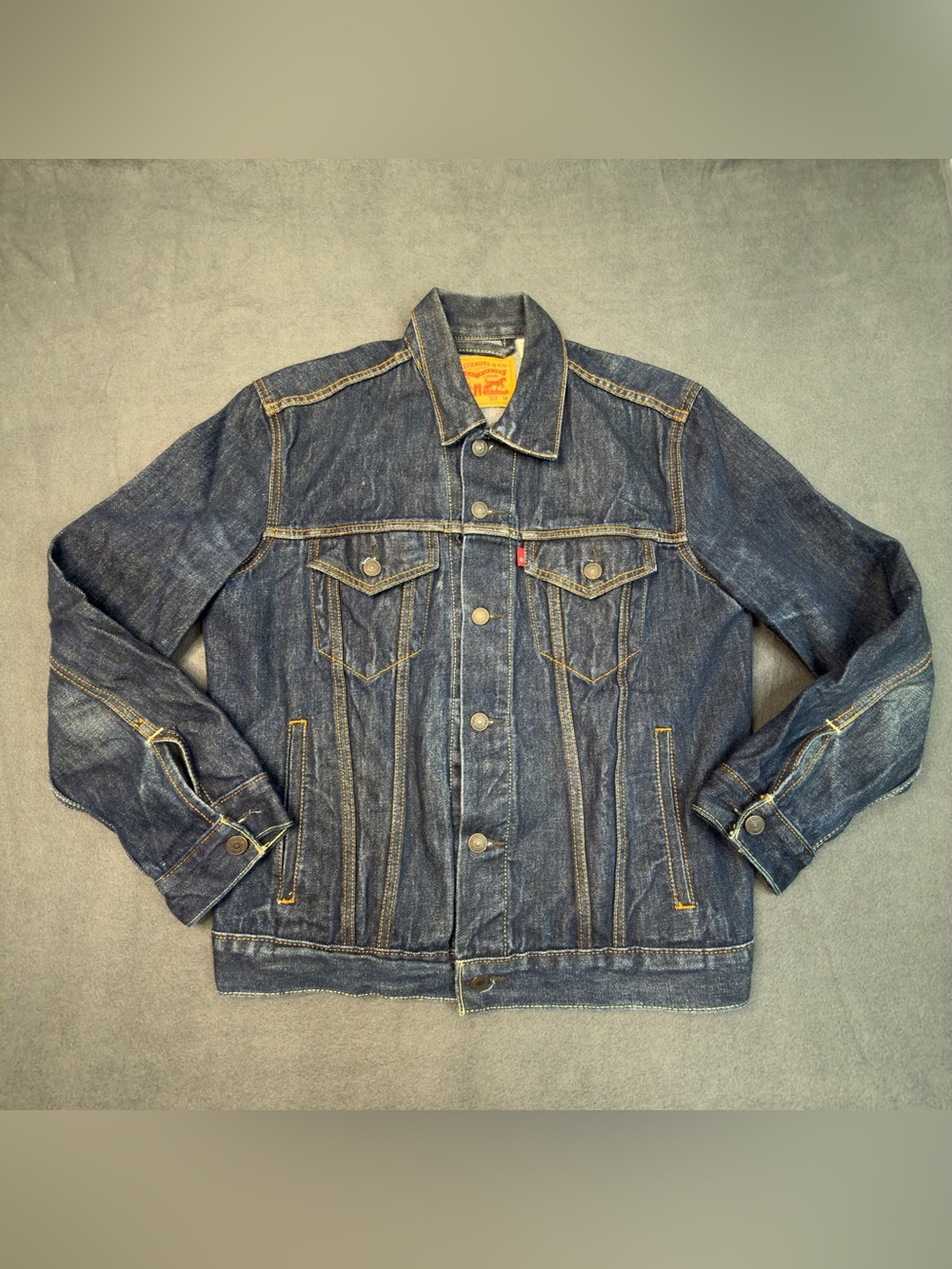 Levi's Men's 72334 Denim Trucker Jacket Size M Medium Dark Wash Red Tab